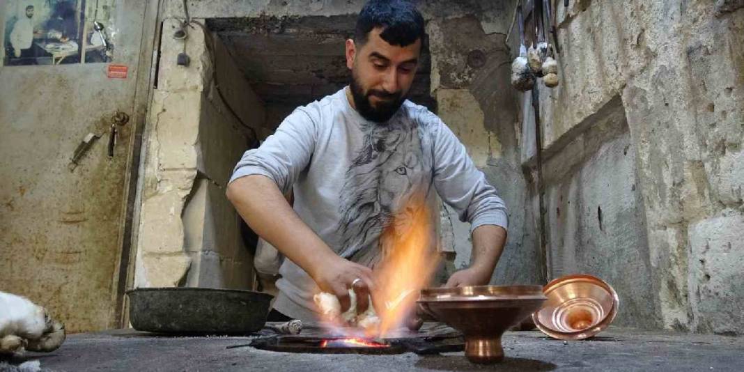 İkizler baba mesleğini aynı dükkanda sürdürüyor: Aylık kazançları 80 biner lira 4